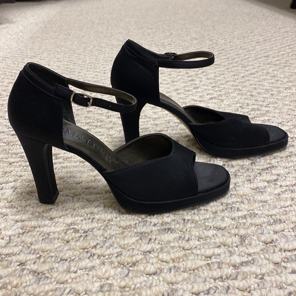 Black small block heels - Picture 3 of 4